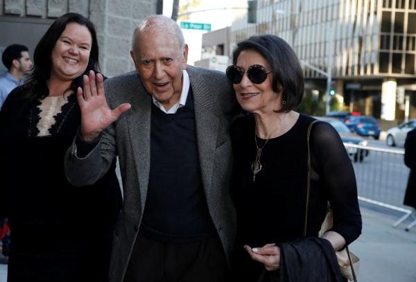 Actor Carl Reiner and his wife Estelle pose at a premiere of the HBO documentary 